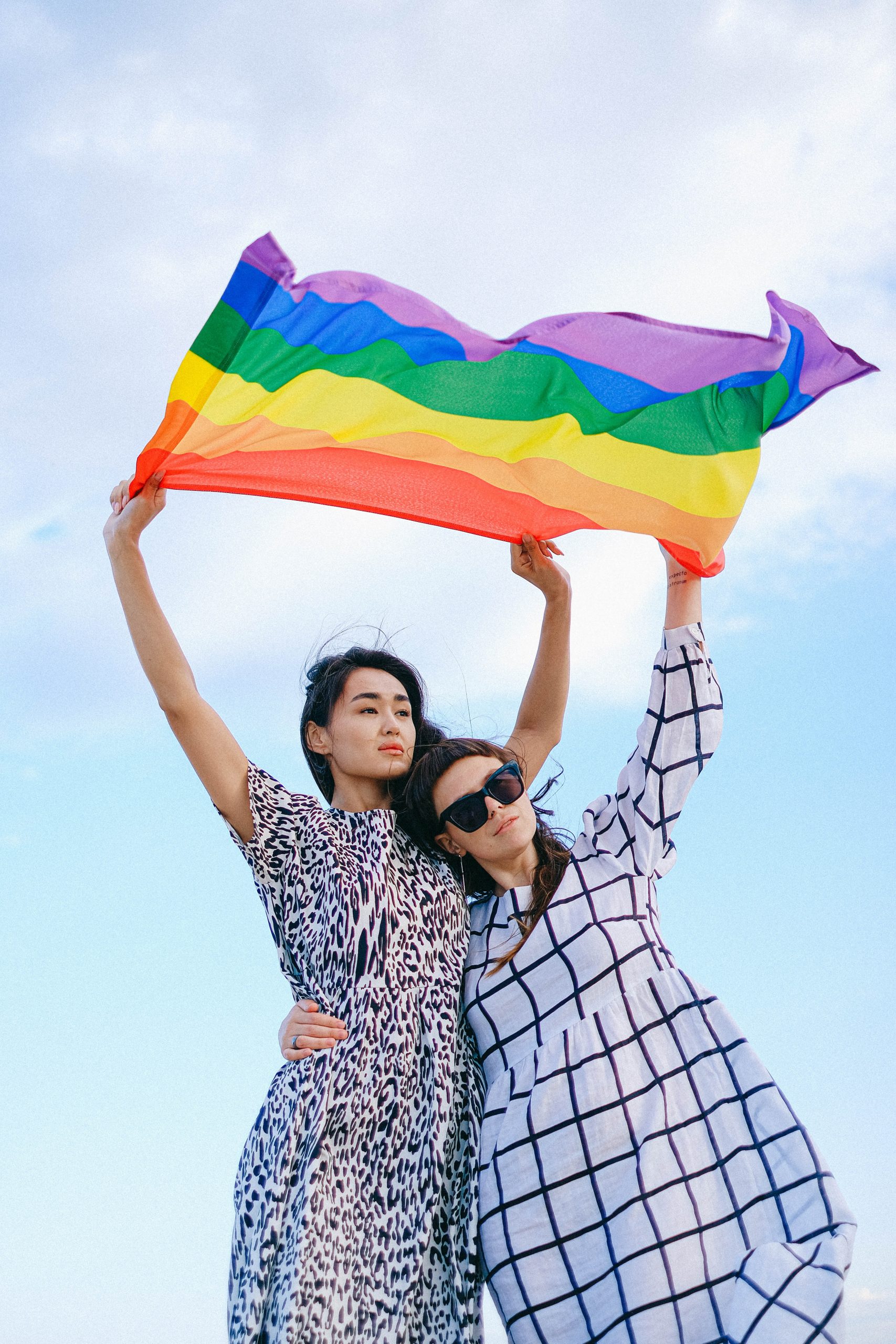 Pourquoi le drapeau LGBT est un Arc-en-ciel ?